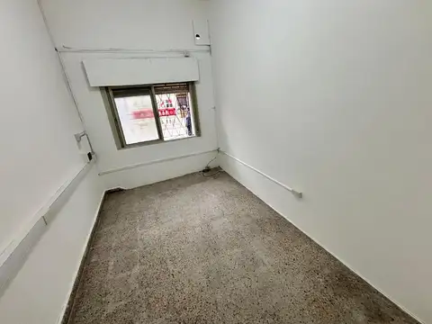 Oficina 3 ambientes con 1 baño