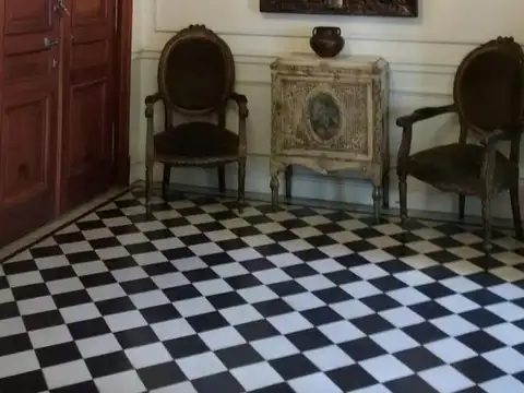 Avenida Belgrano 700