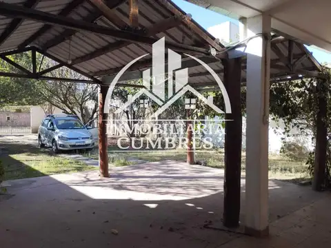 Casa 5 ambientes con 2 baños
