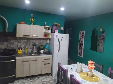 Casa 5 ambientes con 1 baño