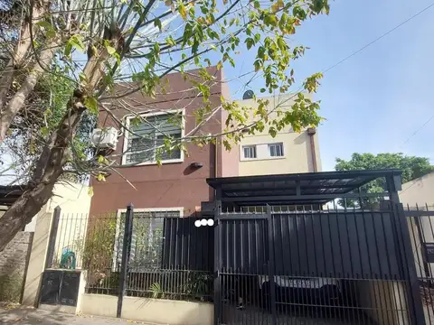 CASA EN SAN ANTONIO DE PADUA. IMPECABLE ESTADO!!