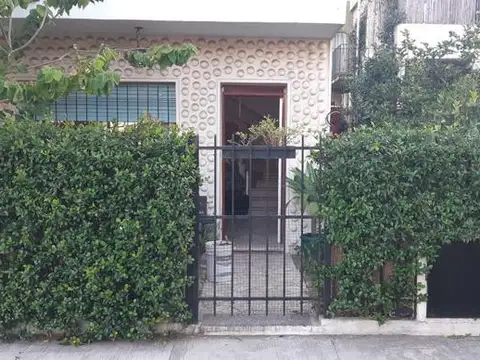 Montes de Oca al 800