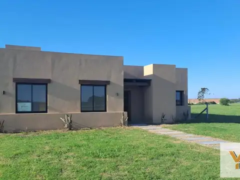 Casa en venta - 3 Dormitorios 2 Baños - Pinamar