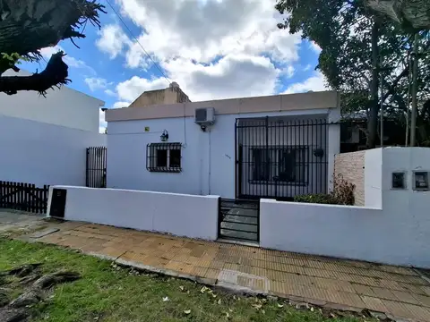 VER VIDEOS! VENTA CASA 3 AMB FONDO LIBRE (LOTE 10 X 30)