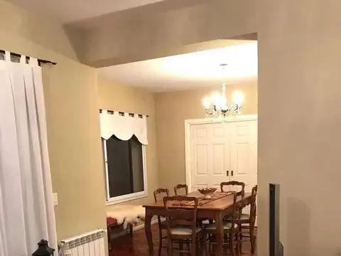 Casa 6 ambientes con 3 baños