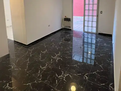 EN VENTA DEPTO DE 3 AMB CON AMPLIO PATIO EN CABALLITO