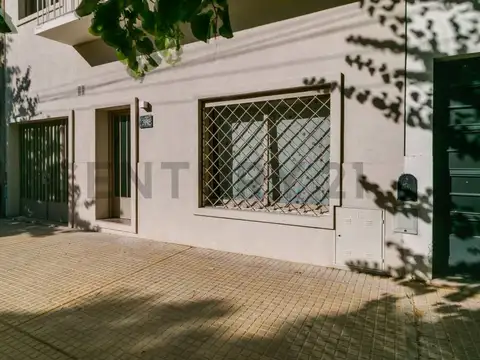 Casa 2 dorm,estudio y terraza en venta 8 37 y 37