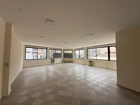 Local en Alquiler - 3 Baños - 480mts - Avellaneda
