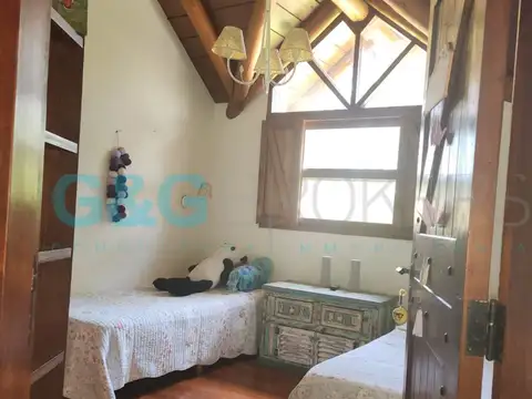 Casa 4 ambientes con 5 baños
