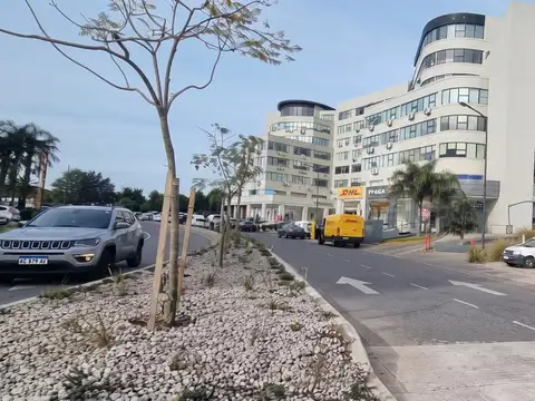 Avenida Del Puerto 433251800 200