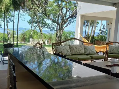 Casa en Alquiler de 3 dormitorios