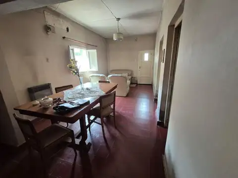 Casa 4 ambientes con 1 baño