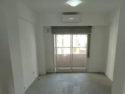 A ESTRENAR. Semipiso 3 amb, luminoso con cochera. RECICLADO.