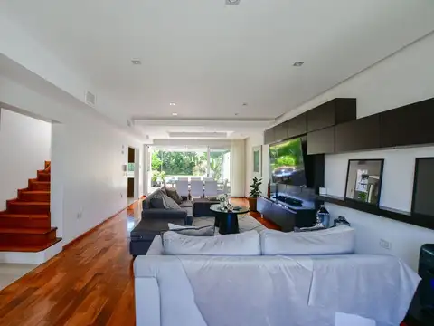 CASA EN VENTA GONNET