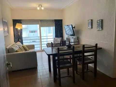 Venta. Departamento 3 Ambientes. 60m². Edificio Frente al Mar. Miramar