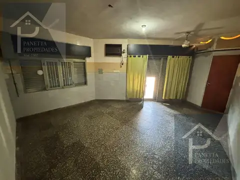 Local en Alquiler en Las Delicias, $ 300.000