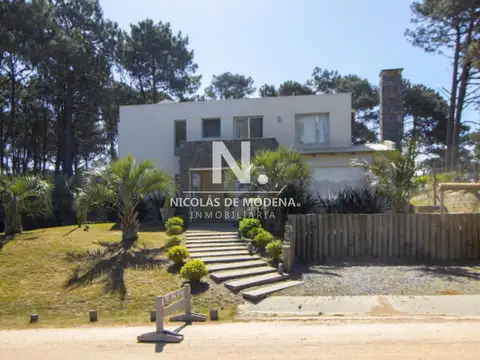 En venta casa de 4 dormitorios en Pinar del Faro.