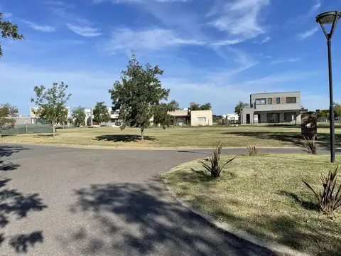 Terreno en Venta en El Cantón - Barrio Golf, USD 56.900