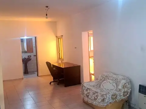 Casa en Alquiler con 1 cochera