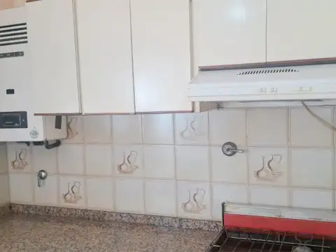 AMPLIA CASA DE ESQUINA 2 DORMITORIOS J. M. GUTIERREZ 2287