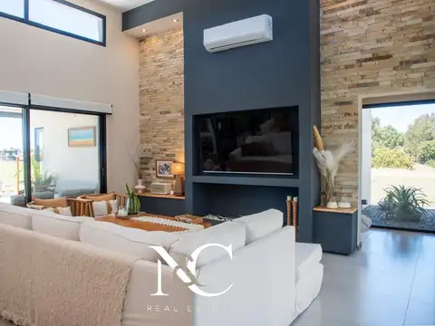 Casa en Venta en Costa Esmeralda, USD 350.000