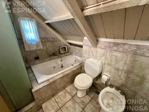 Casa en Venta con 4 cocheras