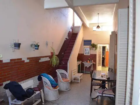 Casa 6 Ambientes Venta en Valentín Alsina .