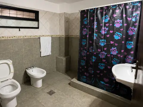 CASA EN VENTA RINGUELET PILETA QUINCHO