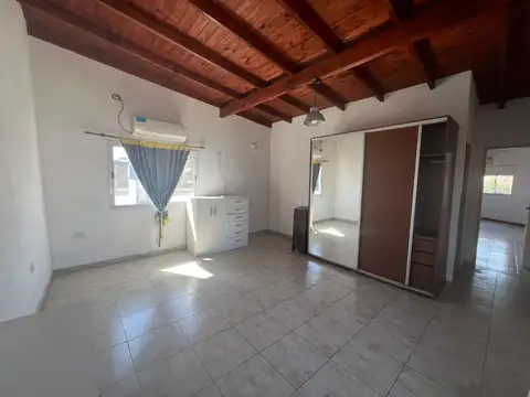 Depto Tipo Casa en Alquiler con 1 cocheras