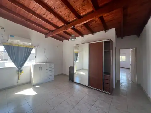 Depto Tipo Casa 4 ambientes con 2 baños
