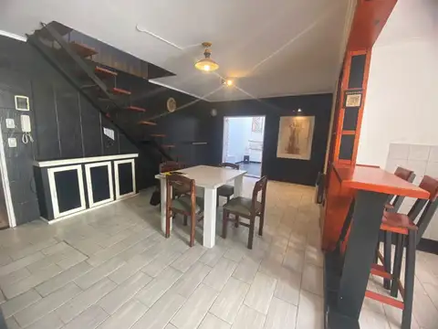 Depto Tipo Casa en Venta de 8 ambientes