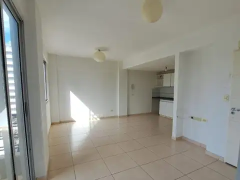 Departamento en Alquiler en Lanús Este, $ 600.000