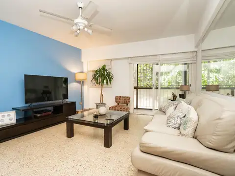 Departamento con PATIO 4 Ambientes en Venta