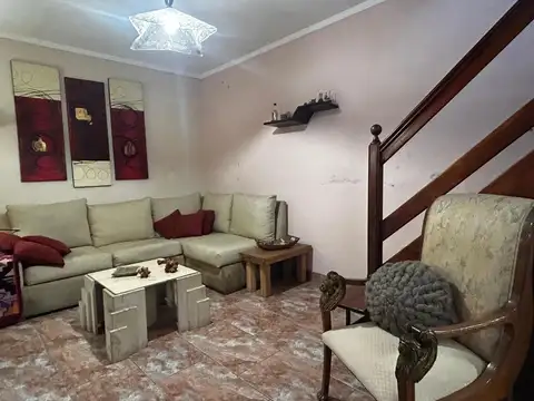 Depto Tipo Casa en Venta 50 años
