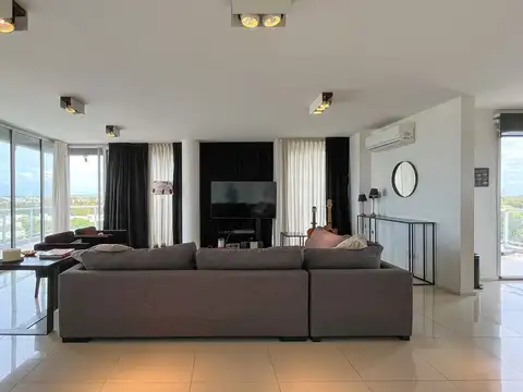 Departamento en Venta de 4 dormitorios