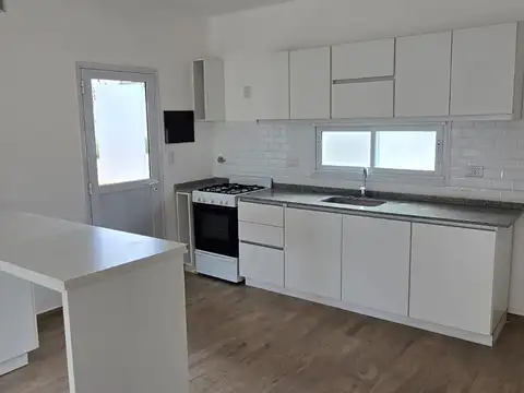 Casa en Alquiler en Manzanares, USD 1.100