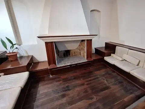 Casa 13 ambientes con 5 baños