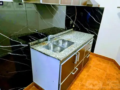 Depto Tipo Casa en Venta en Castelar, USD 65.000