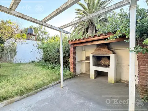 Casa 4 ambientes en venta. Quilmes. Reciclada