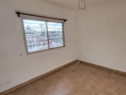 Departamento en Alquiler en Villa Sarmiento, $ 650.000