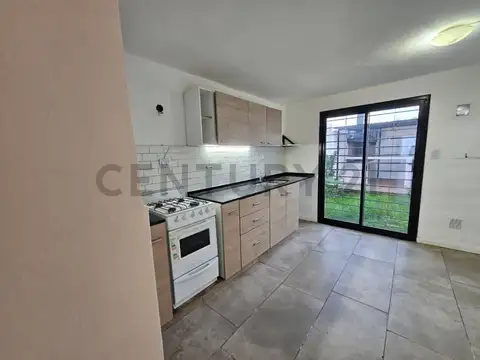 Excelente oportunidad dúplex de 2 dormitorios ubicado en el corazón del Cerro de las Rosas.