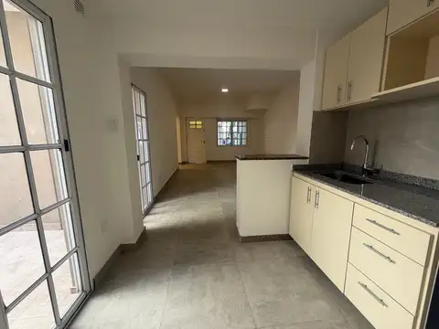 VENTA PH 3 AMBIENTES CON PATIO COCHERA EN VELEZ SARSFIELD APTO CREDITO