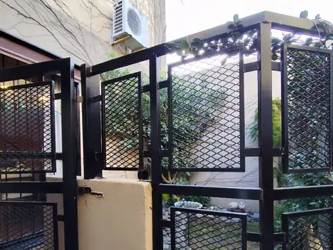 Depto Tipo Casa en Venta con 1 cocheras