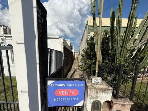 Venta Casa 292 m2 terreno en Va Cabrera FOS 0,60 FOT 1 Apto PB + 2 Pisos