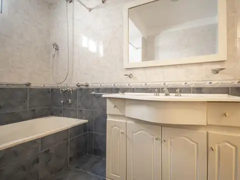 Depto Tipo Casa en Venta con 1 cocheras