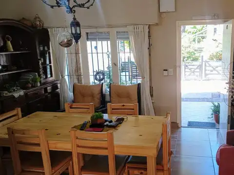 Casa en Venta con 3 cocheras
