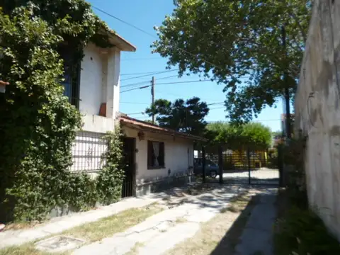 Casa 3 ambientes con 2 baños