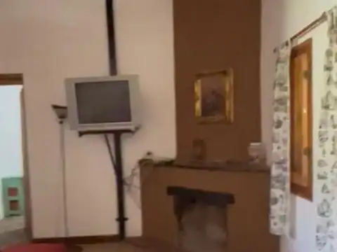 Finca,cultiva uva, damasco y membrillo ,4 dorm pileta