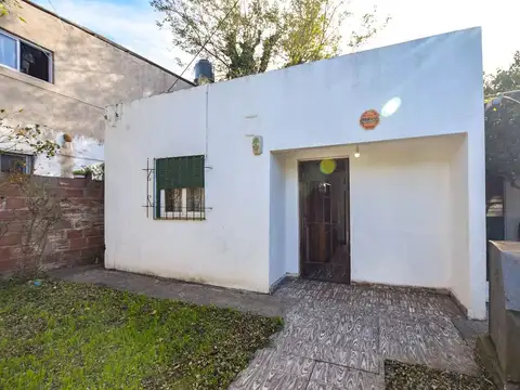 VENTA CASA 2 AMBIENTES CON PARQUE B. SAN MARTIN