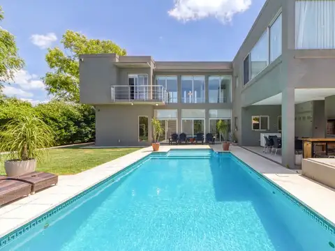 IMPECABLE CASA EN VENTA 7 AMB. TALAR DEL LAGO 2